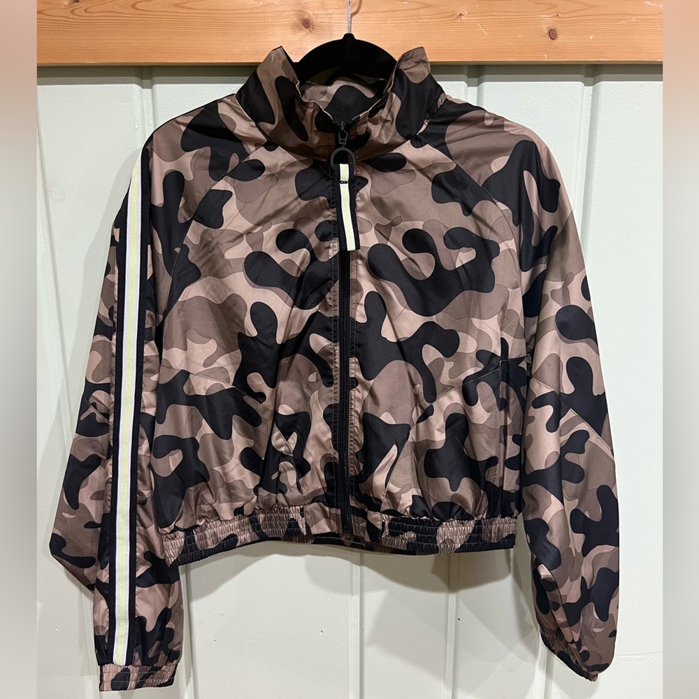 BLANC NOIR Camo Cropped Wind Jacket -Med
